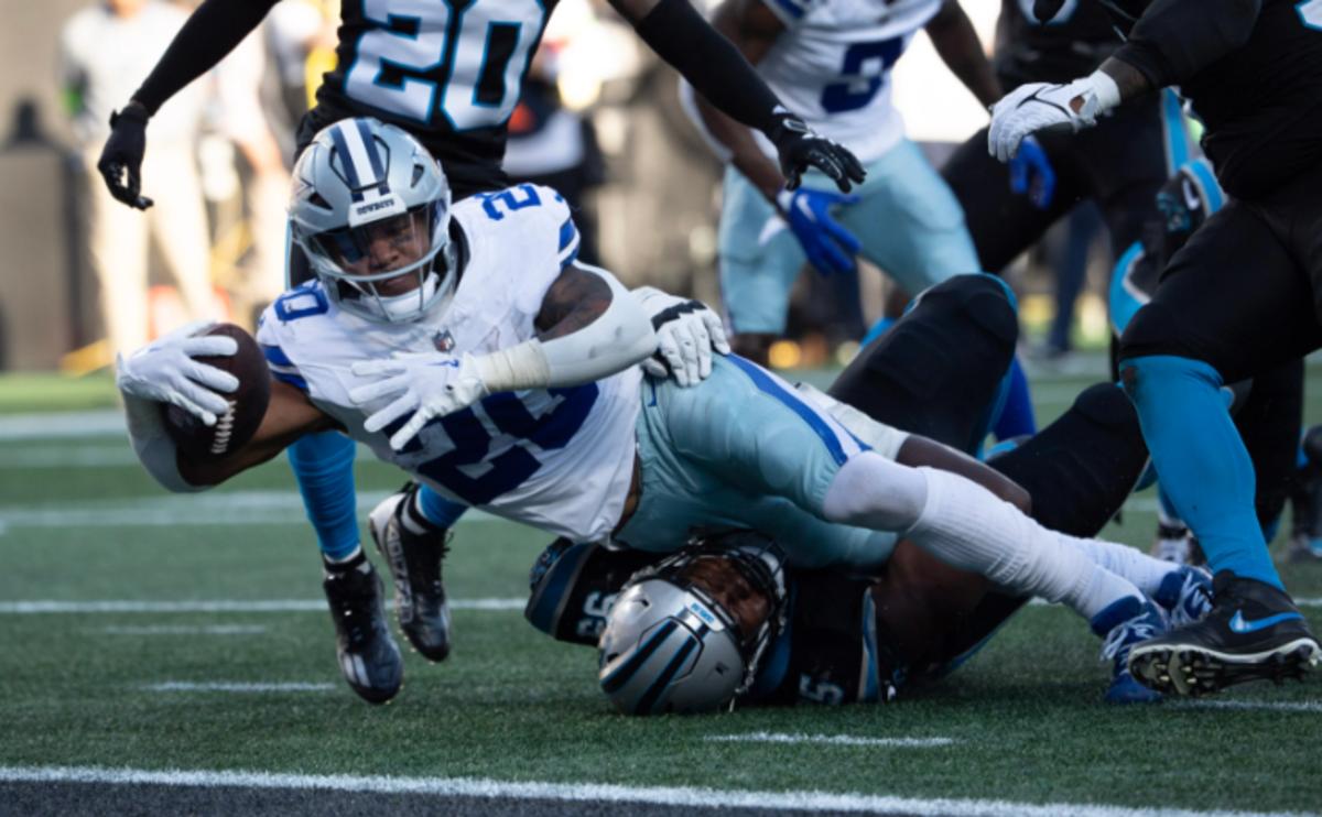 Pollard stretches for the goal line in Sunday's win over Carolina